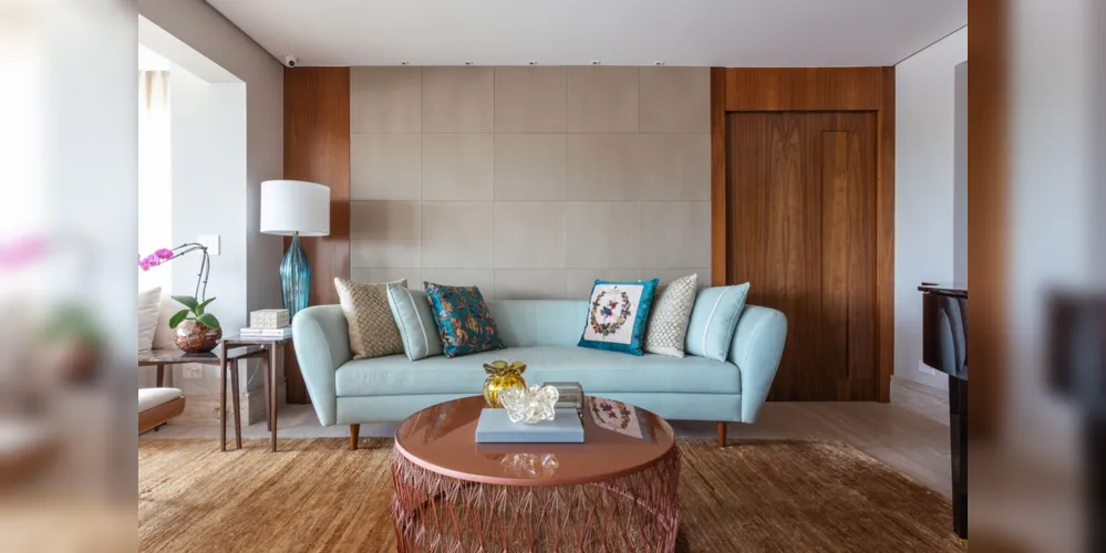 Profissionais do arqdecor explicam que pequenas mudanças, como a troca da capa de almofadas e outros pequenos itens do lar, são capazes de trazer a energia e a explosão de alegria da nova estação 

