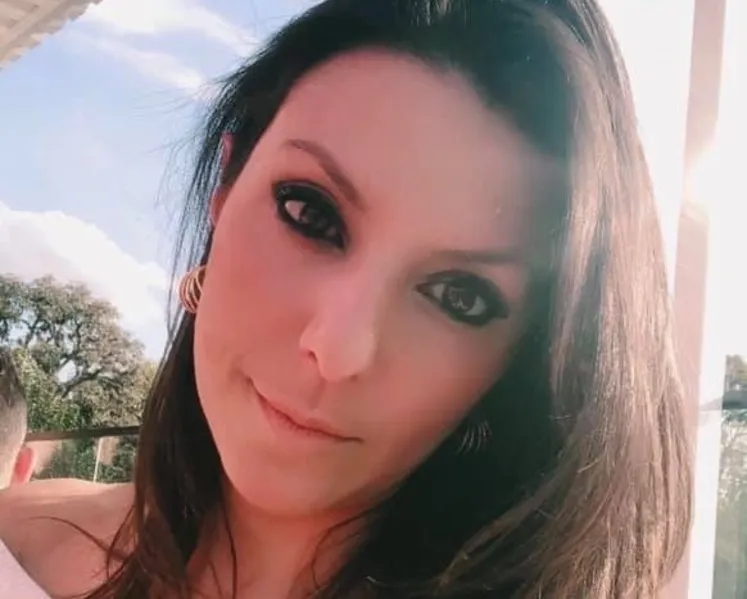 TROCA DE IDADE – Cintia Cury reserva o sábado (26), para receber os cumprimentos pela passagem de seu aniversário. Da coluna RC os votos de alegrias e sucesso.

