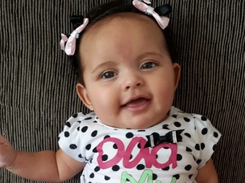Nesta terça-feira (29) a linda Mirela Rosa completa 3 meses de vida. Seus pais Jheniffer Rosa e Victor Guilherme Rosa estão muito felizes com a chegada de sua filha