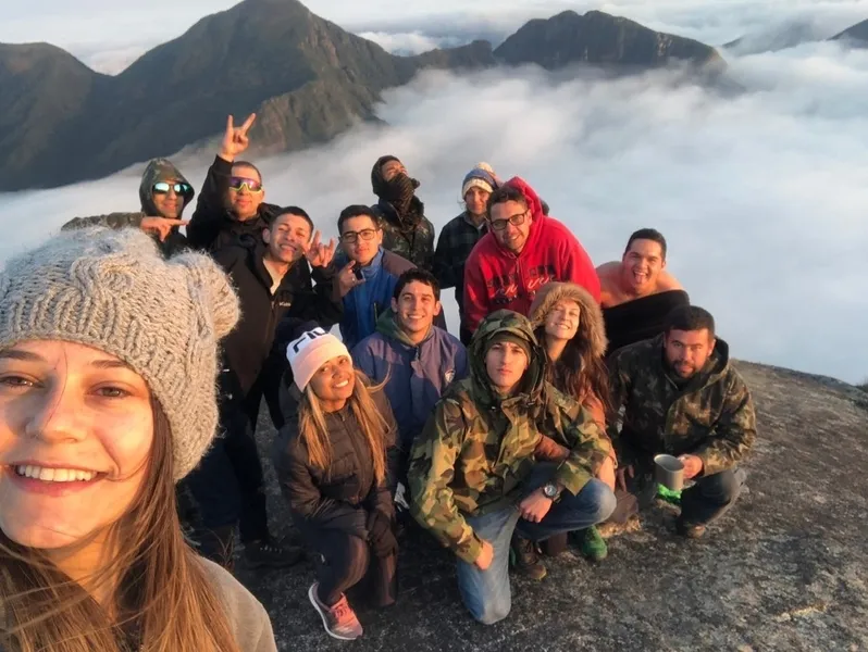 Todo fim de semana dezenas de aventureiros tentam chegar ao topo do Pico Paraná