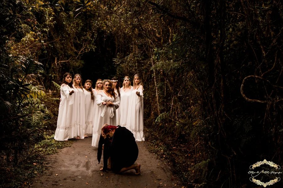 Projeto ‘Bruxa 2019’ de PG faz ensaio fotográfico na Ilha do Mel