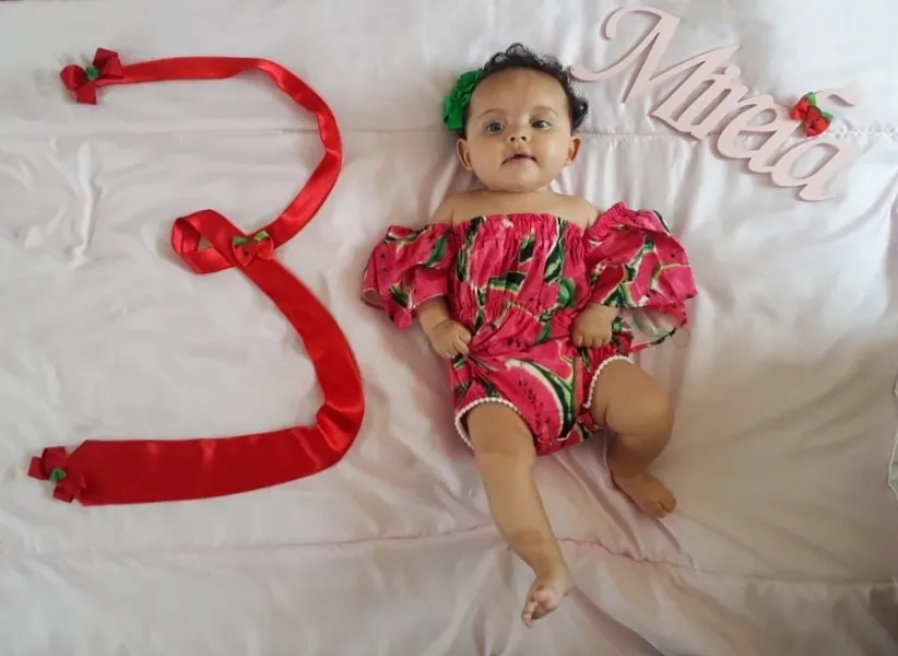 Mirela Rosa comemorou seus três meses de vida nesta terça-feira (29). Seus pais Jheniffer Rosa e Victor Guilherme Rosa estão muito felizes pela vida de sua filha
