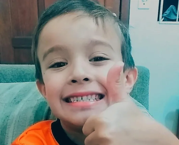 Bernardo Julek Ferreira aproveitou a última terça-feira (29) para comemorar seu aniversário junto de seus pais, Rhamana Cordeiro Zembrzycky e Marlon Julek Ferreira. Grande torcedor do Corinthians, o menino completou 6 anos.