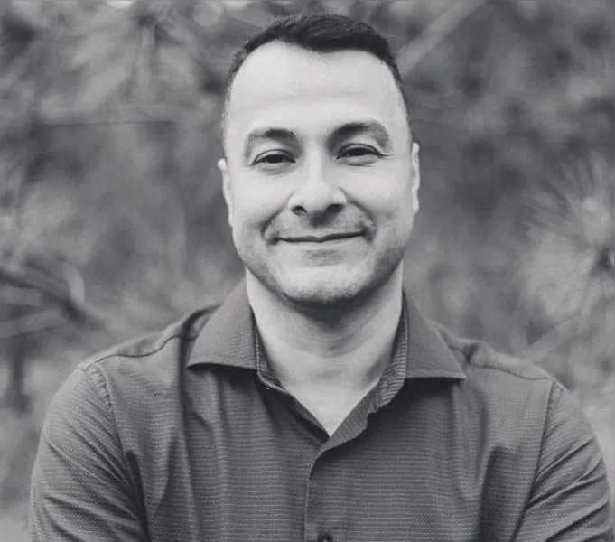 O empresário Leandro Bueno Natal recebeu os cumprimentos na última quarta-feira (6). Leandro que responde pela Leandro Tintas, uma das casas mais completas e requisitadas da região em artigos para pinturas comerciais e residências. Da coluna RC os votos de felicidades.