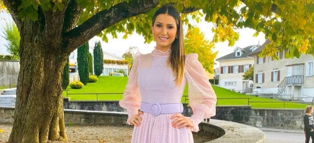 A jovem destacada Camila Valente Caldeira recebe as felicitações pela troca de idade, nesta quinta-feira (7). Da coluna RC os votos de felicidades e sucesso.