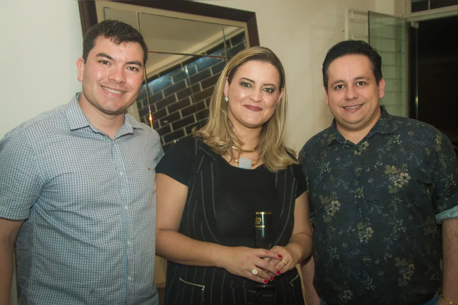 Eduardo da Cruz, Daiane Peruffo Cruz e este colunista.