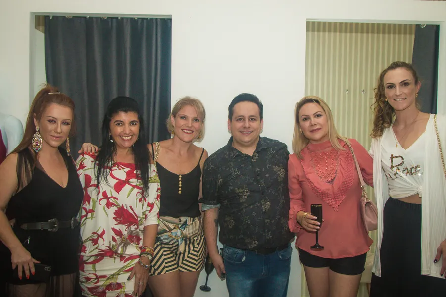 Leandra Mello Pessoa, Consuelo Ferreira, Fabiana Serenato, este colunista, Claudia Stocco e Valeska Bobato