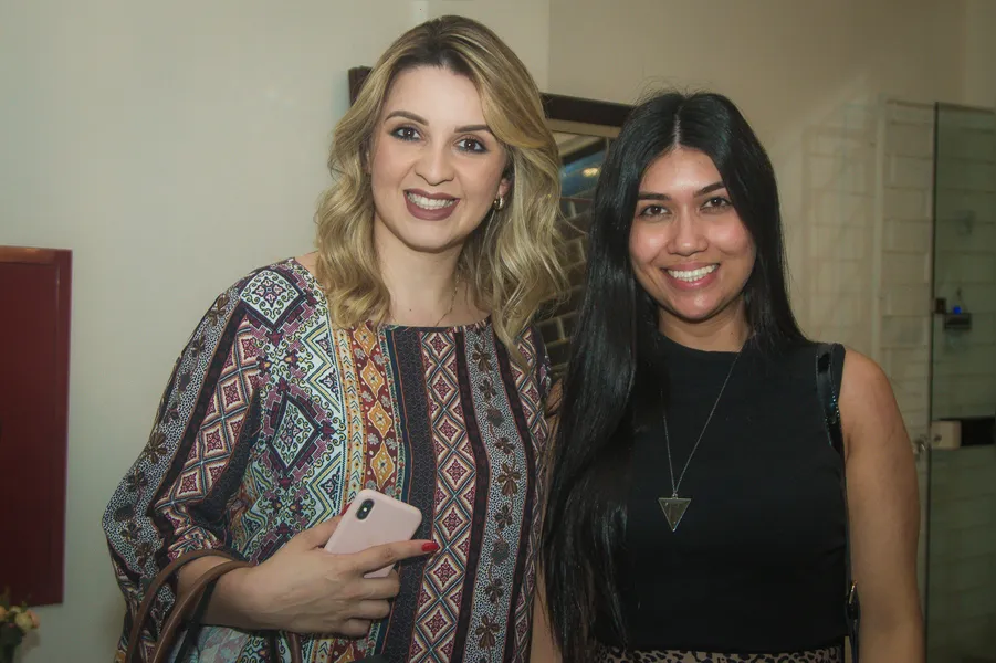 Ana Leticia Antunes e Bruna Cordeiro