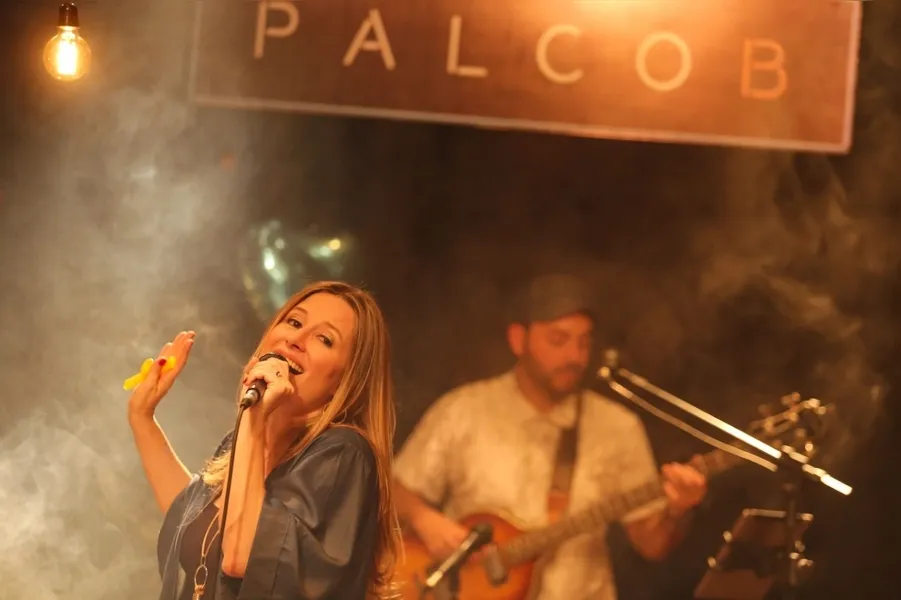 Músicas foram gravadas pelo projeto Palco B e suas letras sugerem o fortalecimento de laços afetivos com a família e amigos