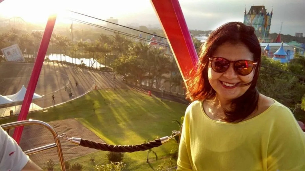 BRINDE A VIDA - A sempre simpática Graça Barbosa foi muito cumprimentada pela passagem de seu aniversário na última quinta-feira (14). Da coluna RC os votos de alegrias e prosperidade.