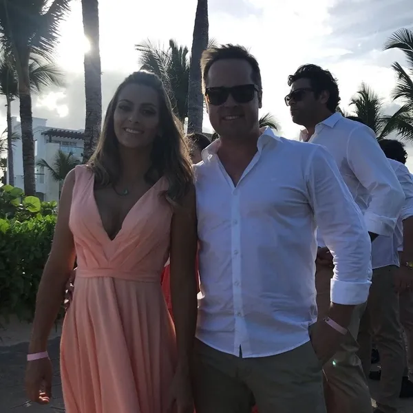 BDAY - O advogado Thalmy Pedroso celebrou na última quinta-feira (14), a passagem de seu aniversário. No registro especial, Thalmy ao lado de sua esposa Mabel Canto. Da coluna RC os votos de alegrias e sucesso.