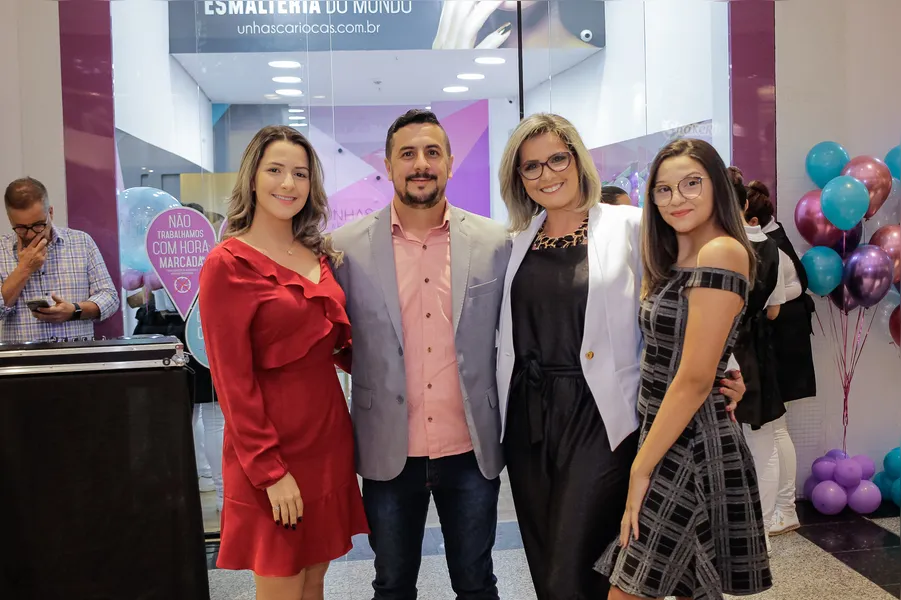 Isabely Moreira Pinto, Manuela Moreira Pinto, Marcos Cesar Pereira Pinto e Michele Moreira Bezerra Pinto