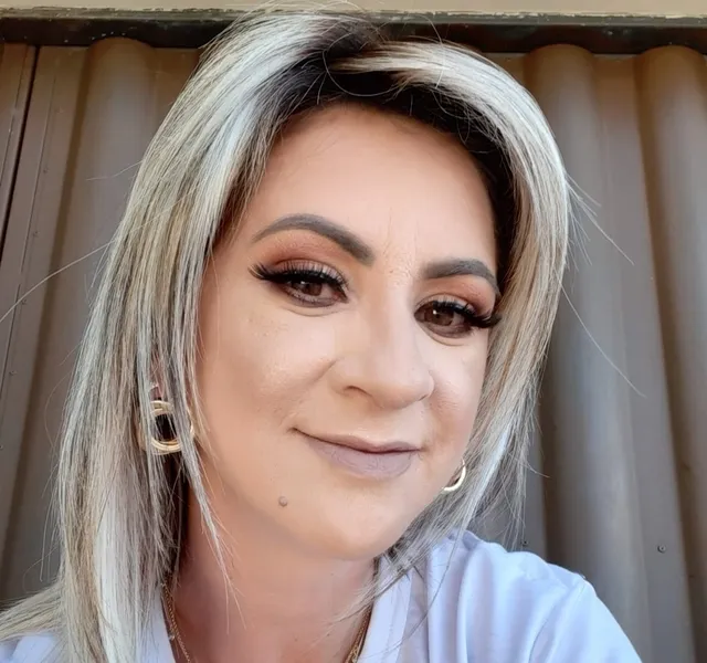 TROCA DE IDADE- Milena Kreinski receberá as felicitações pela passagem de seu aniversário nesta sábado (14). Da coluna RC os votos de felicidades e sucesso.