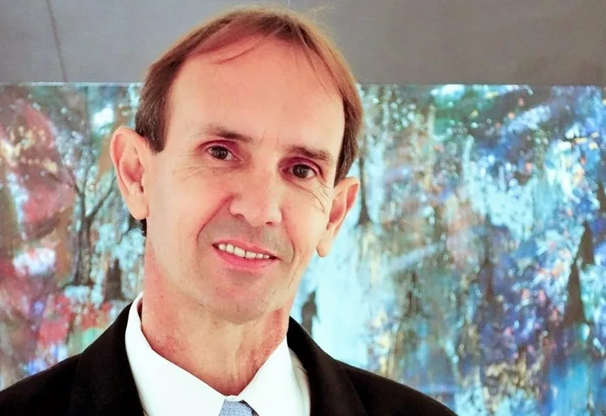 NIVER- O renomado artista plástico Celso Parubocz, receberá as felicitações pela troca de idade no domingo (22). Celso que encerra o ano, com um balanço positivo de seu trabalho, com inúmeras obras comercializadas pelo país, além de reconhecimentos recebidos pelo seu importante trabalho como artista. Da coluna RC os votos de realizações.