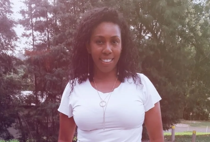 REGISTRO - A jornalista Jaciara Mello, teve seu projeto selecionado no edital “Desenvolvimento de Lideranças Femininas Negras”, do Programa de Aceleração do Desenvolvimento de Lideranças Femininas Negras: Marielle Franco! Sua proposta foi uma das 60 escolhidas para o edital de apoio individual! Receberá 40 mil reais pra investir em cursos de formação, pra se consolidar como uma liderança feminina negra no Brasil.