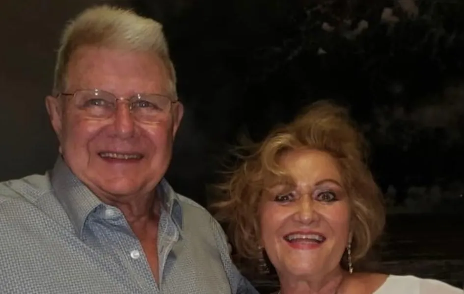 REGISTRO - Aymoré Pereira de Moraes e sua esposa Elba Lozza de Moraes passaram ao lado de seus familiares a virada do ano em Balneário Camboriú. O casal que atua em diversos clubes de serviço, passa mais alguns dias de lazer no litoral catarinense.