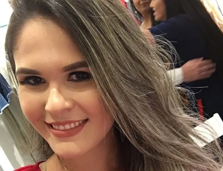 NIVER - Taynara Ferreira do Amaral receberá os cumprimentos pela troca de idade nesta terça-feira (7). Da coluna RC os votos de alegrias e sucesso.