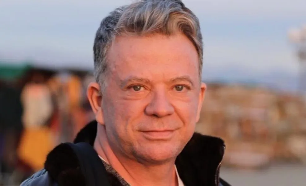 ANIVERSÁRIO - O renomado médico Eliseu Portugal, será muito cumprimentado no domingo (12), pela passagem de seu aniversário. Formado pela Universidade Gama Filho, do Rio de Janeiro, em 1985, Eliseu é pós-graduado em Nutrologia, Estética e Fisiologia do Envelhecimento e pós-graduado em Prática Ortomolecular. Da coluna RC os votos de prosperidade e felicidades.