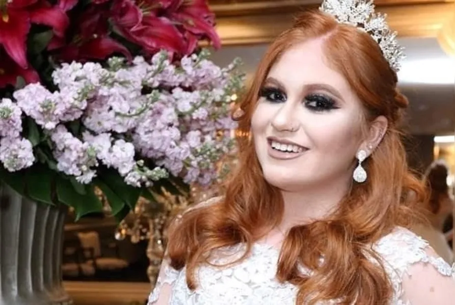 REGISTRO - Eduarda Leria Covolan, filha de Silmara Leria e Rodrigo Covolan, recentemente foi muito cumprimentada pela passagem de seu aniversário. Eduarda integrou o time de debutantes do Clube Ponta Lagoa. Da coluna RC os votos de alegrias e prosperidade.