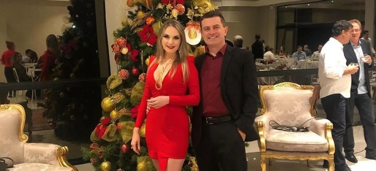 TIM TIM - Ingrid Garcia Taques da Fonseca receberá as felicitações pela passagem de seu aniversário neste sábado (11). No registro, Ingrid e seu noivo Iwan Ricardo Chrun. Da coluna RC os votos de alegrias e sucesso.