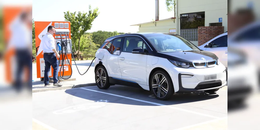 Estado já conta com políticas de incentivo e a maior eletrovia do País, da Copel, que corta o Estado de Leste a Oeste via BR-277