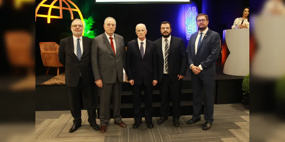 Segunda noite teve palestras de Alfredo de Assis Gonçalves Neto e Manoel Antonio Teixeira Filho, membros da Academia Paranaense de Letras Jurídicas 