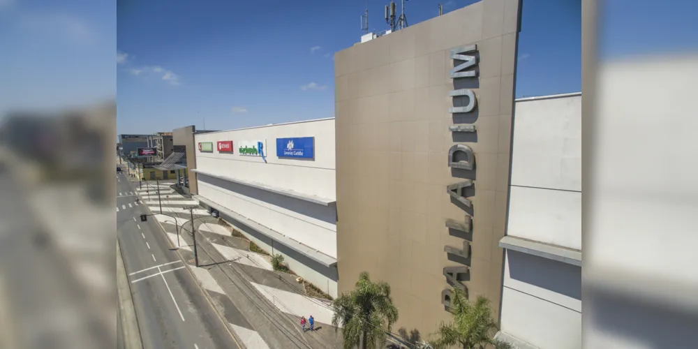 Imagem ilustrativa da imagem Shoppings e mercados abrem sexta em horário diferenciado