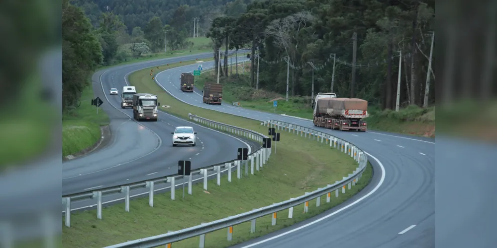 Mais de 280 mil veículos devem circular pelos três principais eixos rodoviários cuidados pela concessionária no Estado até a noite de domingo