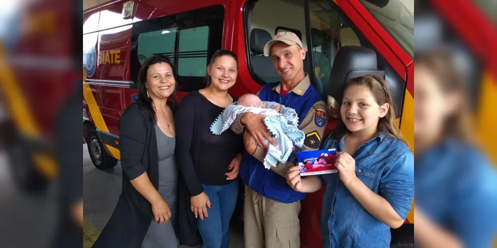 Equipe do Grupamento de Bombeiros de Ponta Grossa se emocionou nesta quarta-feira ao reencontrar Arthur
