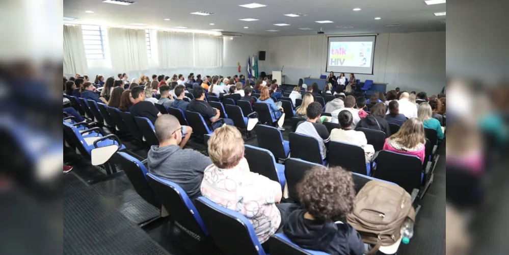 Imagem ilustrativa da imagem Jovens participam de oficinas sobre HIV, IST e Gravidez