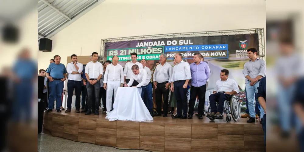 Serão beneficiadas famílias que vivem em áreas de risco e moradias precárias. Governador Ratinho Junior fez o lançamento em Jandaia do Sul, cidade que recebe o projeto-piloto. Em uma primeira etapa programa vai abranger 130 favelas.
