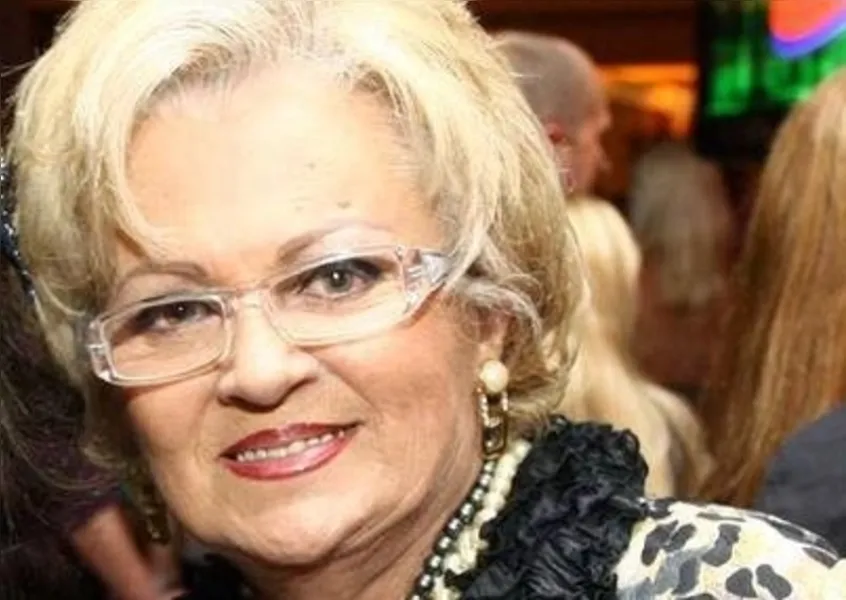 FELICITAÇÕES - Maria da Gloria Copla será cumprimentada nesta quinta-feira (23) pela passagem de seu aniversário. Mãe e avó dedicada, Glorinha, como é chamada pelos amigos, é uma das mulheres que merecem nosso reconhecimento, pois sempre esteve à frente de inúmeras ações e instituições fazendo a diferença para nossa sociedade. Da coluna RC o desejo de saúde e alegrias.