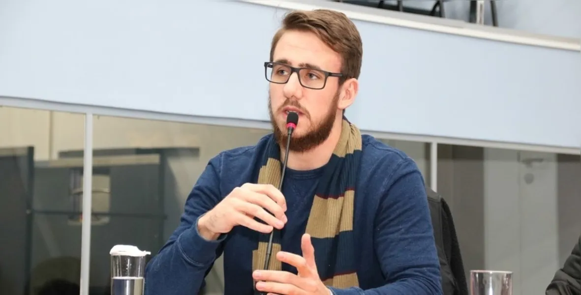 NOVO CICLO– Um dos novos nomes da política local, Geraldo Stocco será muito cumprimentado pela passagem de seu aniversário nesta quarta-feira (5). Geraldo que cumpre seu primeiro mandato de vereador em nossa cidade, prezando pela transparência e comprometimento com a população. Da coluna RC os votos de prosperidade.