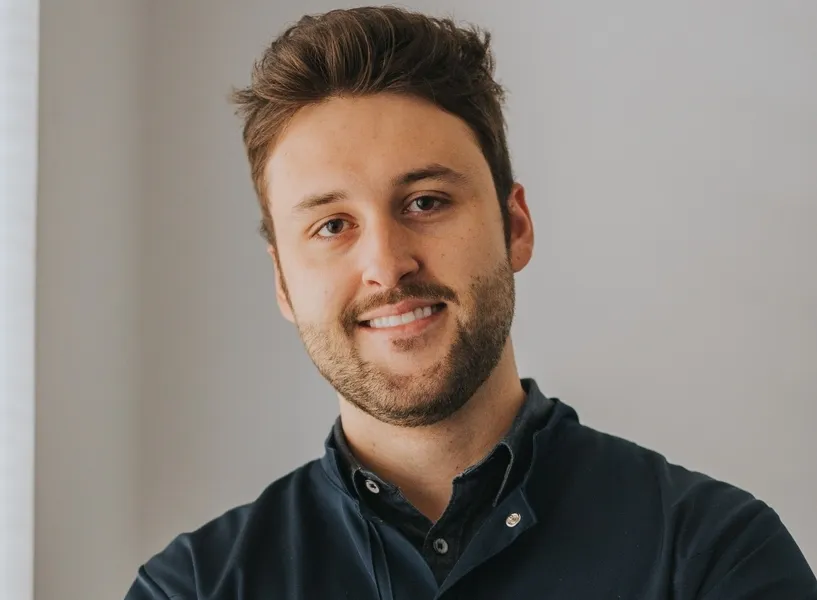 FELICITAÇÕES - O competente profissional da Odontologia, Felipe Bueno, comemorou na última sexta-feira (21), a passagem de seu aniversário. Da coluna RC os votos de felicidades e sucesso. 