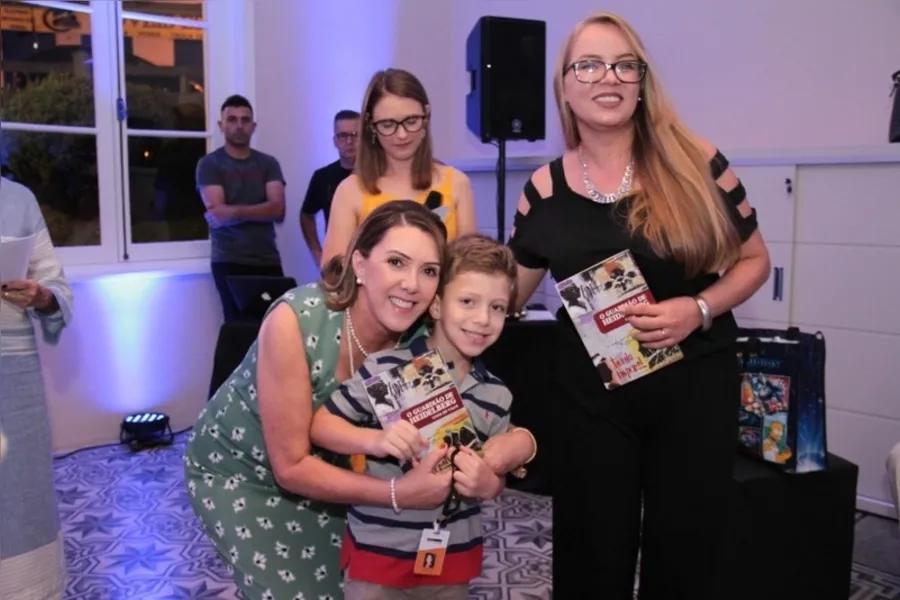 DOCE CONFEITAR - Josiane Blonski, Lucia do Valle, Patricia Fernanda da Silva e Pedro do Valle