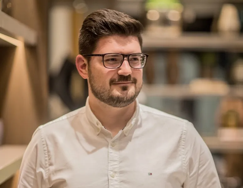 TROCA DE IDADE - O respeitado advogado Renato Tauille Filho receberá as felicitações pela troca de idade no próximo domingo (22). Da coluna RC os votos de alegrias e sucesso.