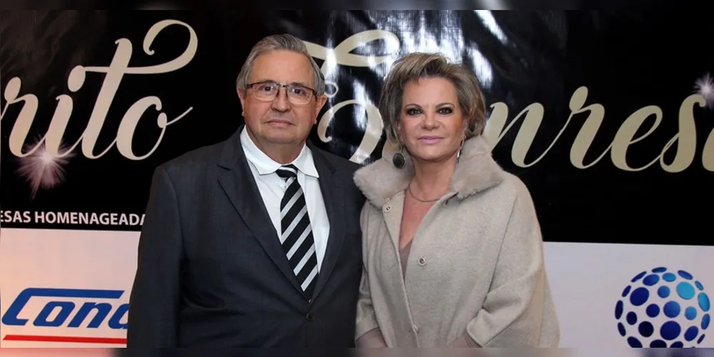 NOVO CICLO -  O presidente da Associação Comercial, Industrial e Empresarial de Ponta Grossa, Douglas Taques Fonseca reservou o último sábado (18), para receber as felicitações pela passagem de seu aniversário. No registro, Douglas e sua esposa Catarina Fonseca. Da coluna RC os votos de realizações.