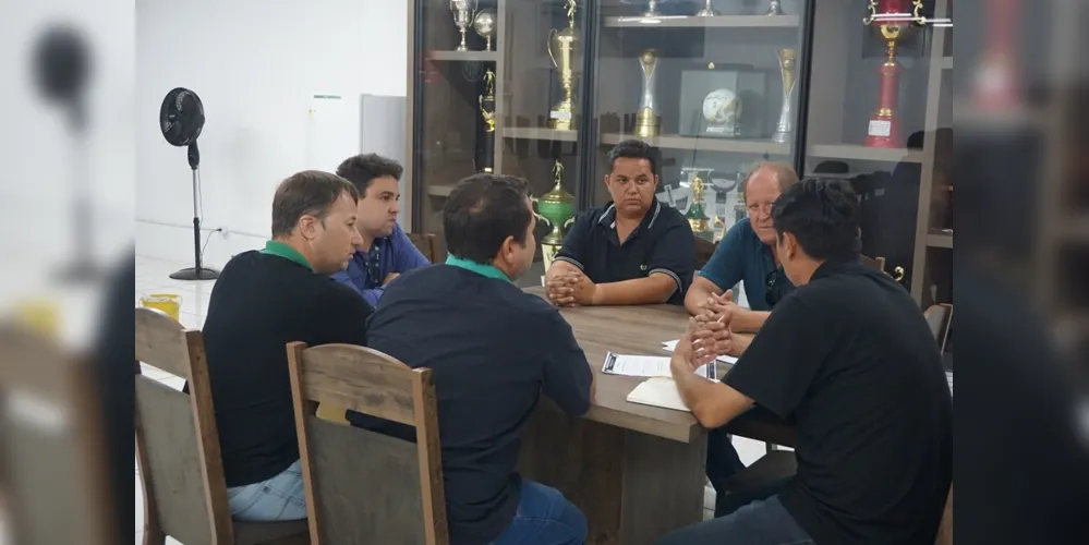 Atendimento de bebidas e alimentos foi criticada por torcedores na partida deste domingo