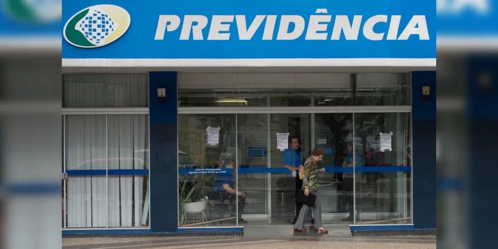 Desde o ano passado, mais de 2 milhões de pessoas enfrentam problemas para conseguir atendimento do INSS