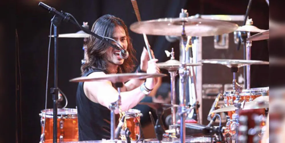 No palco, estarão presentes os sucessos do CPM 22 e também covers do pop rock, reggae e rock nacional.