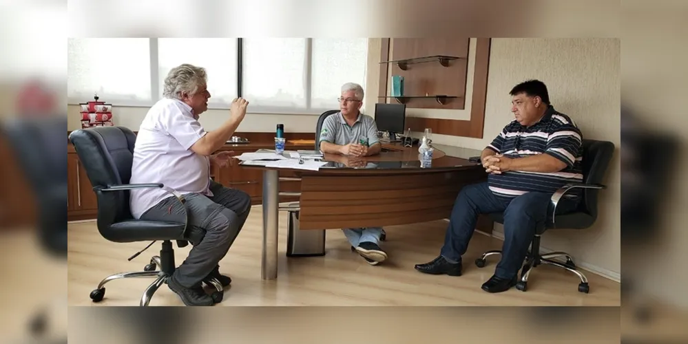 Professor Edson Armando visitou o Sindicato dos Servidores para discutir o tema