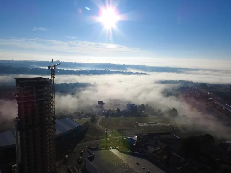 Densa névoa faz PG desaparecer. Veja imagens