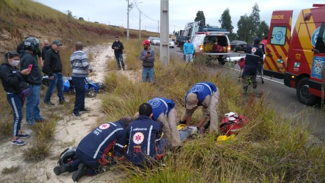 Rapaz tem a perna amputada em acidente