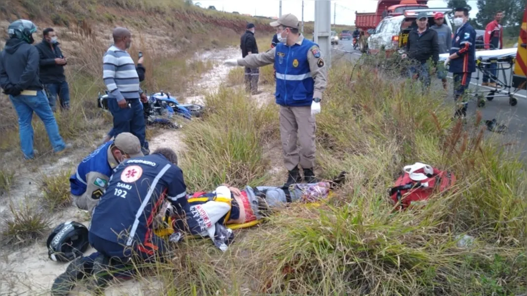 Rapaz tem a perna amputada em acidente