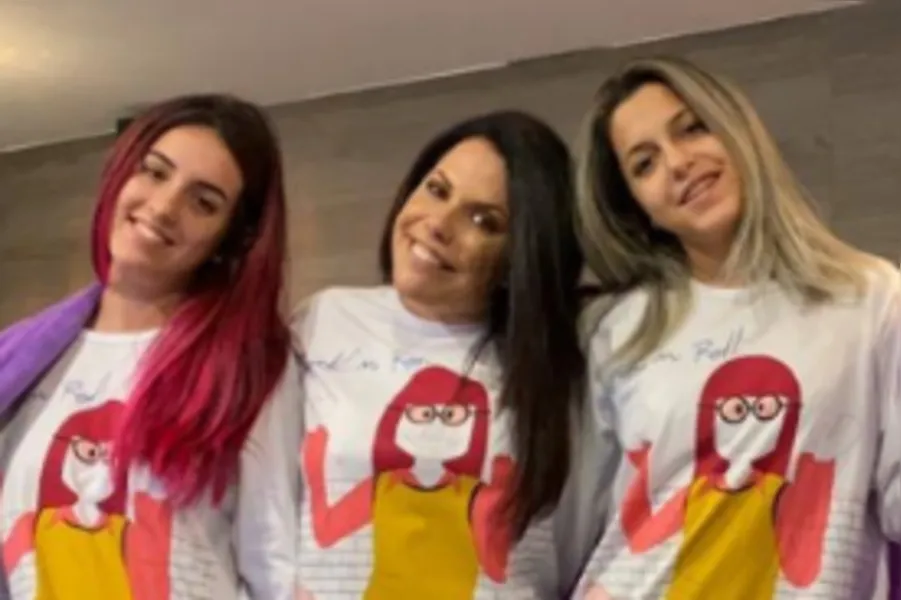 Nadja Marques e suas filhas Gabriela Marques e Lívia Marques.