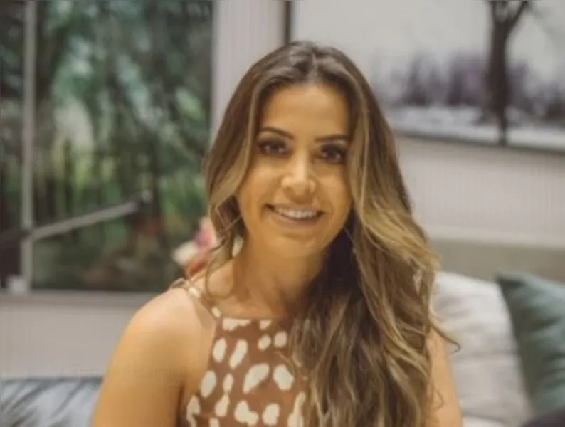 BELA - Lais Coradassi contempla nossa coluna desta sexta-feira (22), com sua beleza e elegância. Lais é casada com o conceituado advogado Airton Coradassi