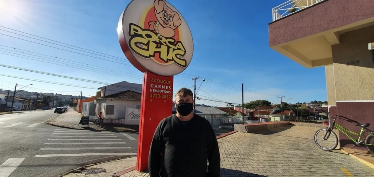 Paulo Presner é proprietário do estabelecimento a Porca Chic 