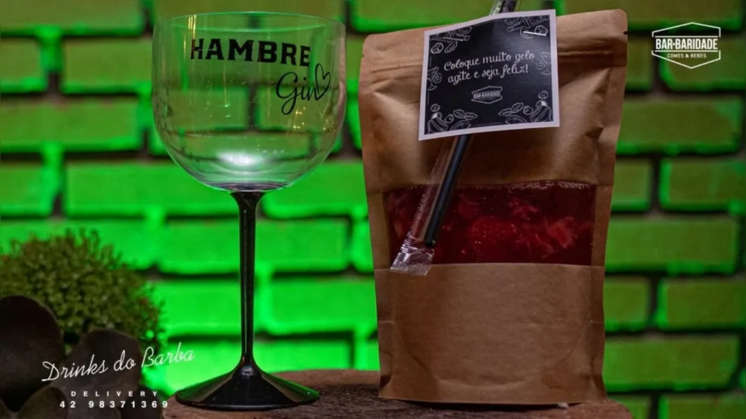 Neste período, o estabelecimento passou a utilizar o nome de ‘Bar.baridade Comes e Bebes’, levando a comida de boteco para o conforto das residências