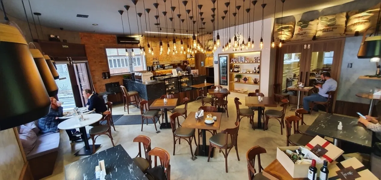 Cafeteria se diferencia na seleção e preparo dos grãos de café e qualidade dos produtos