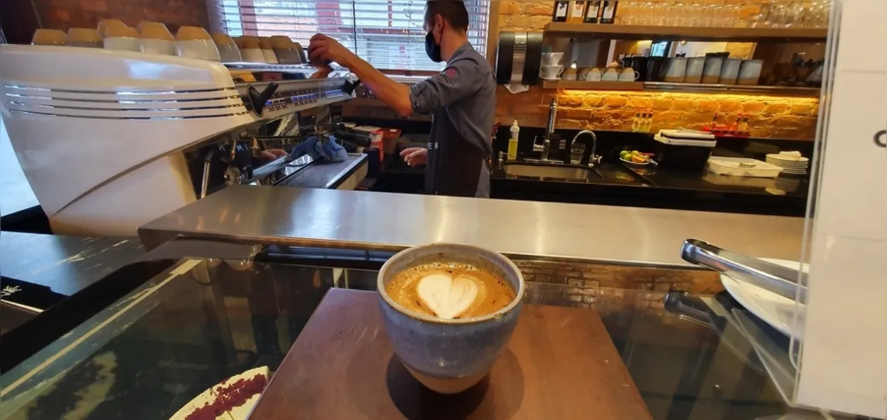 Cafeteria se diferencia na seleção e preparo dos grãos de café e qualidade dos produtos